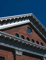 Roofline of the UW Tacoma library.  Photo by Mary levin