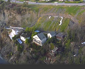 Landslides along Magnolia Bluff in Seattle during the winter of 1996. Photo courtesy Washington State Department of Ecology.