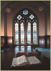 The Smith Reading Room in the 1935 wing of Suzzallo. Photo by Stewart Hopkins