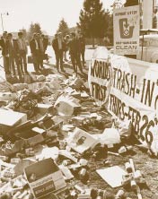 Would you believe the accumulation of trash near the HUB in 1970 sparked this area's recycling fervor? It did. Photo from UW Libraries, Special Collections, Neg. #UW20804z. 