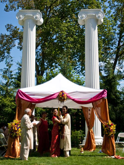 Jennifer and Amit's traditional Indian ceremony