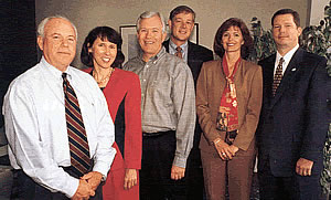 UW Alumni Association officers for 1999-2000. Photo by Jon Marmor.