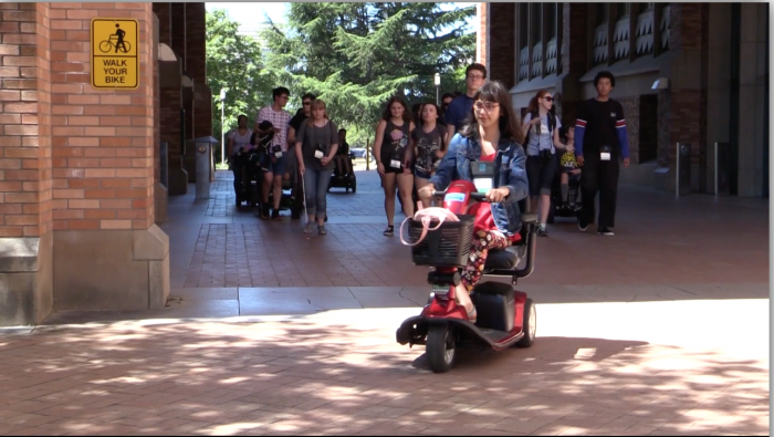 Scholars cross campus during Summer Study.