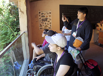 Students explore the zoo.