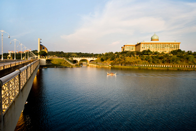 Photo of a view of Putrajaya Lake in Malaysia