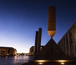 UW Campus fountain